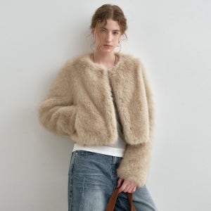 몽돌 소프트 퍼 크롭 자켓 MDJK047BEIGE