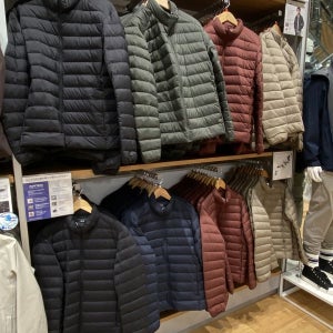 유니클로 울트라라이트 다운자켓 나노디자인 남성용 478273