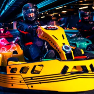 토트넘 홋스퍼 스타디움에서 즐기는 포뮬러 1 카트 체험