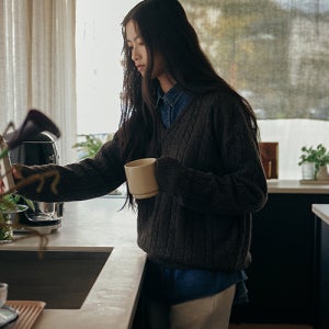 V-neck Wool Cable knit - Brown 니트/조끼, 텐바이텐