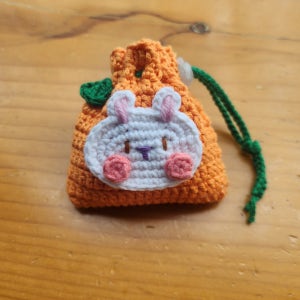 당근 속 토끼 파우치, 레오네 뜨개상점