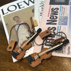 가죽 바이올린 백참 (Violin Charm), 클라베