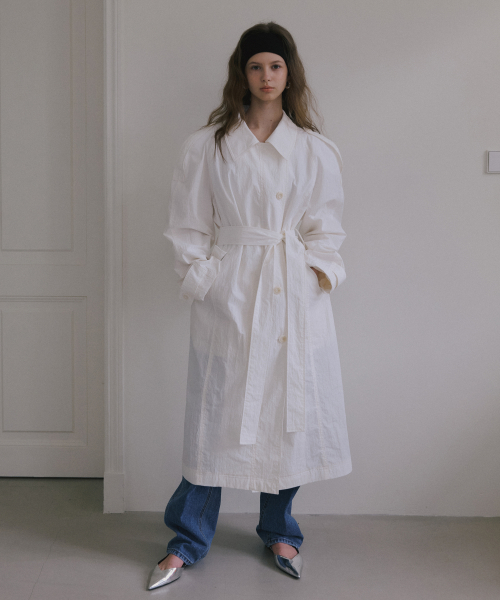 [오버듀플레어] SIGNATURE VOLUME SLEEVE TRENCH COAT_WHITE O100294