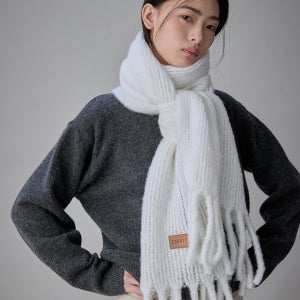 [코케트 스튜디오] Teddy Emblem Muffler Ivory