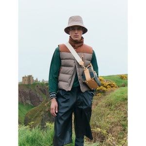 [맥케이슨]  남성 체크 경량 구스다운 베스트 베이지 MCM3DV624BEG