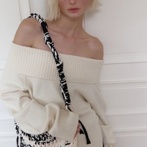 민더리 Folded Off-Shoulder Knit - Ivory