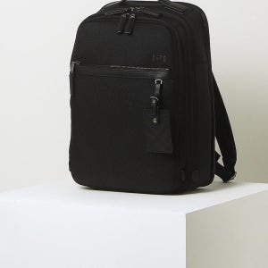 [닥스 남성 액세서리] 닥스 비지니스 블랙 로고장식 나일론 백팩 DBBA5F669BK