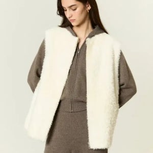 아떼 바네사브루노 여성 25FW 리버시블 FUR 천연모피 양가죽 양면무스탕 VEST 조끼 점퍼 95 038 VLJU5D473IV