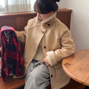 [키뮤어] (우먼) 무스탕 하프코트_베이지 KBEWWJP004BE