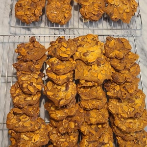 주문 후 바로 만들어 판매하는 수제 디저트 아몬드 튀일, 달쿠미즈 디저트