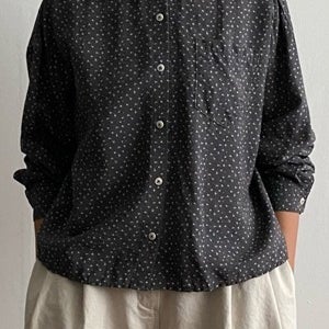 스윙 눈꽃자수 실키 셔츠