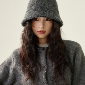 겨울 여성 버킷햇 따뜻한 울 소재의 여성용 벙거지모자 가을겨울 스타일링 필수 아이템 캐주얼한 착용감과 모자