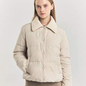 [헤지스 여성] [스테디셀러][덕다운] 라이트베이지 탈착 니트카라 숏 중량다운 푸퍼 점퍼 WSJU4D906I1