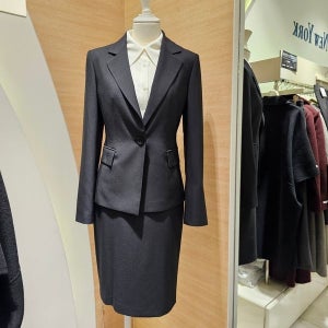 아이잗컬렉션 [하프클럽]더아이잗2024SS봄최신상   기본세미스커트정장셋트IP3M0JK9011