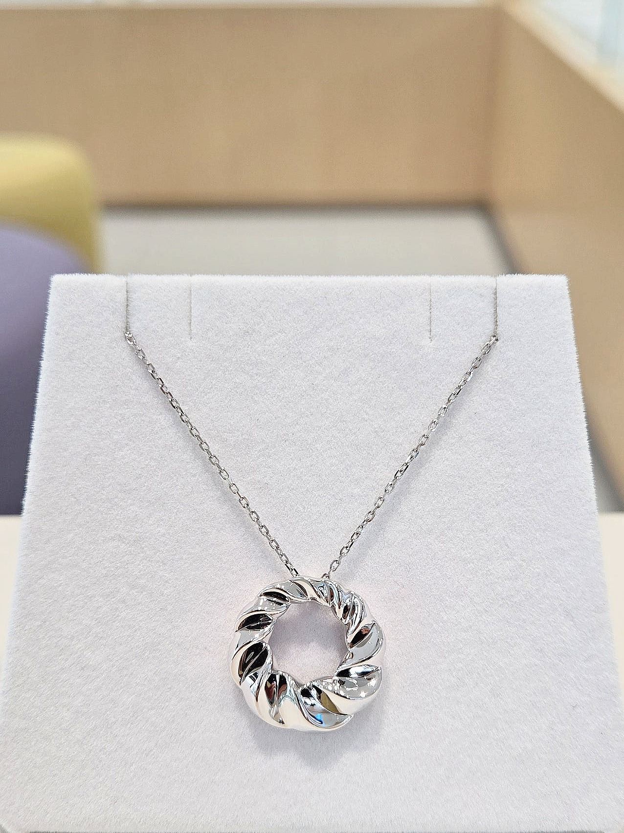 Boucheron Quatre Radiant Edition White Gold Diamond Ring (부쉐론 콰트로 래디언트 에디션 화이트 골드 다이아몬드 링)