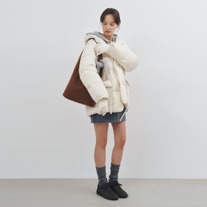 몽돌 덕 다운 스트링 벨티드 하프 패딩 크림 MDJP025CREAM