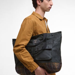 [바버] 카키 Field 왁스 토트백 URBA5F005E3