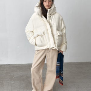 [비이커 오리지널] Women Hooded Volume Goose Down Jumper - Ivory 아이보리 QP5Y38OG10