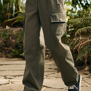 [1차완판/재입고] 여성 와샤 카고 와이드핏 팬츠 카키_CHE2WPT5648KH