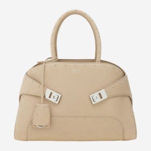 페라가모 허그 스터드 미디엄 풋 가죽 숄더백 21A265 78691