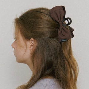 [카인더베이비] cozy bow ribbon hair claw - milky brown