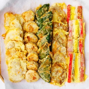 직접 손으로 부친 모둠전 5종 1kg 1세트 (소고기육전 깻잎전 동태전 동그랑땡 오색꼬치)