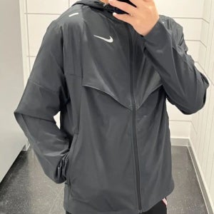 [나이키] 윈드러너 러닝 자켓 블랙 CZ9071-010