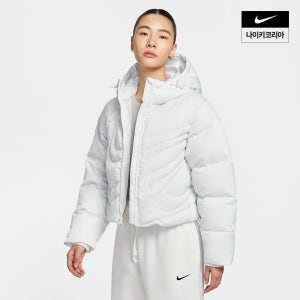 [롯데백화점] 나이키 NSW 스우시 시리즈 여성 써마 핏 오버사이즈 다운 패딩 재킷 IB2006-121 LE1220480937