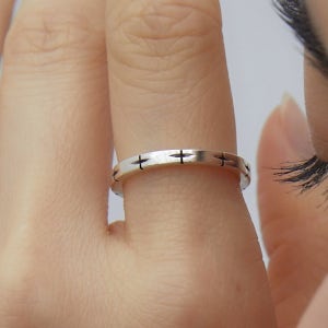 Mini cross ring