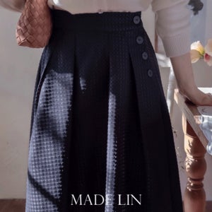 [베스트특가 1만원 할인]MADE LIN 알리엔 사이드 버튼포인트 플리츠 스커트[size:F(55~66)]