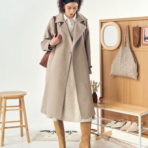 [페리 메라] 여밈 포인트 울 롱 코트 (오트밀)