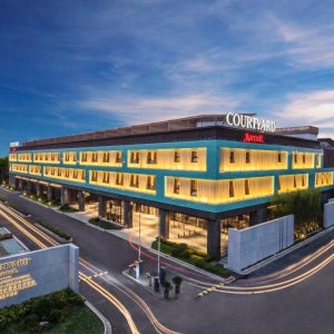 [디즈니랜드 근처] 상하이 인터내셔널 투어리즘 & 리조트 코트야드 메리어트 호텔 숙박 패키지