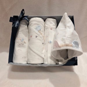 [롯데백화점] 타티네 쇼콜라 홀스배냇가운+귀달이모자+속싸개+우주복(임신출산선물4종)TNPRNG021W-224-SET LE1220487817