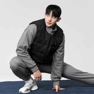 구스 다운 라운드넥 베스트