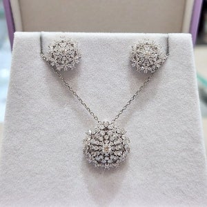 [롯데백화점] 골든듀 다알리아 귀걸이 목걸이 세트(리라인W16체인포함) 211400134 381400648 211400135 LE1219420312