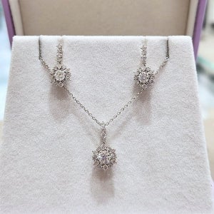 [롯데백화점] 골든듀 디어블룸2(3C)B 세트(리모던W16 체인 포함) 귀걸이+목걸이 211900393 381400636 211900 LE1220319813