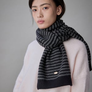 [코케트 스튜디오] Atelier Stripe Knit Muffler 2 Color