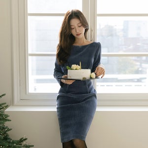 [오늘] 여리 네크라인 밍크 벨벳 벨티드 원피스