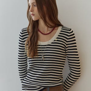 [마쟈] 스트라이프 패턴 U넥 긴팔 니트 ZE10QK500NA