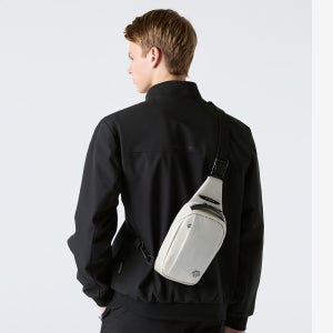 [데상트] 하디 스몰 힙색 SR123UBG10