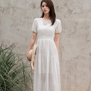 달링 펀칭 원피스[나들이,원피스,여름원피스,시원한원피스,40대,50대,20대,30대,롱원피스,나염원피스,페미닌룩,여성원피스,여성여름원피스,펀칭원피스]