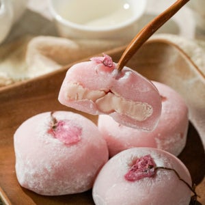 향긋한 꽃내음을 담은 벚꽃찹쌀떡