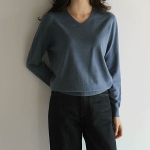 퀄좋은 캐시 홀가먼트 브이넥 니트