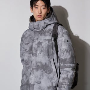 [버커루] 프린트 후드 다운 점퍼 다크 그레이 B254DW206P