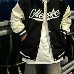 플레이 오버핏 레터링 자수 스타디움 자켓