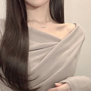 내일도착 긴소매티셔츠 페미닌 슬림핏 기모 브이넥 드레이프 셔링랩 크롭긴팔티