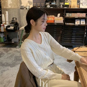 내일도착 브이넥니트 [HONEST, YOU] 루시드 램스울 꽈배기 브이넥 니트 - knt(7color)