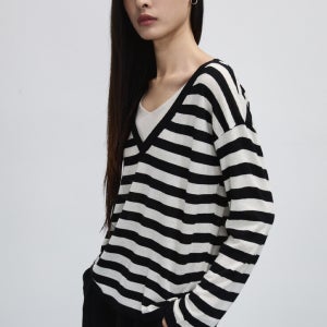 [균일가] 스트라이프 브이넥 니트-AC48KP250