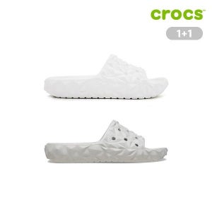 크록스 [하프클럽]클래식 지오메트릭 슬라이드 2.0 공용슬리퍼 209608 1+1