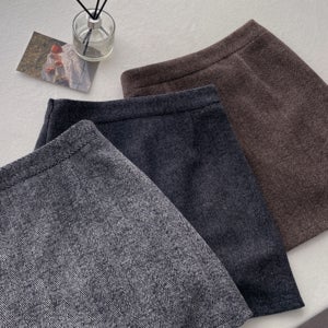 소재만으로도 세련미 가득~ 헤링본 겉기모 A라인 울스커트